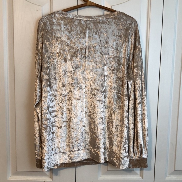 Kori America Embroidered Floral Crushed Velvet Oversized Top Size Small - Picture 5 of 7